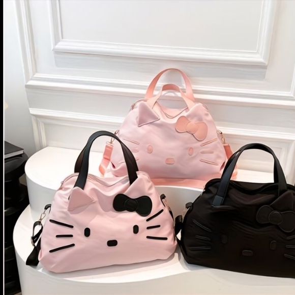 Hello Kitty Light Pink Travel Bag - Picture 4 of 4